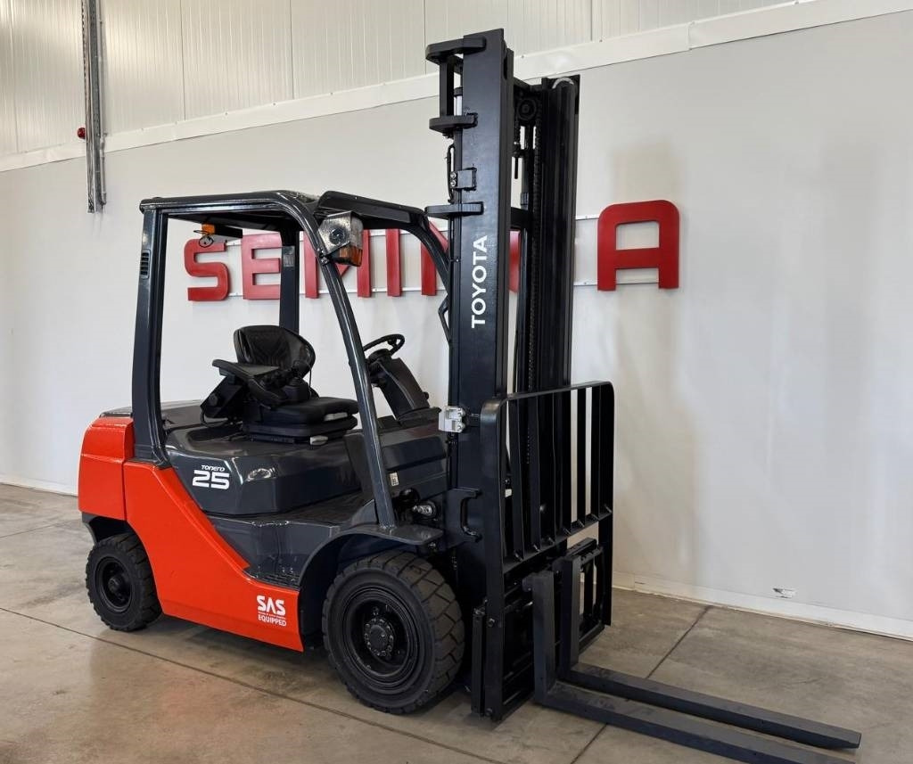Toyota 10811 06-8FD25F - Forklift diesel: gambar 1 Toyota 10811 06-8FD25F - Forklift diesel: gambar 1
