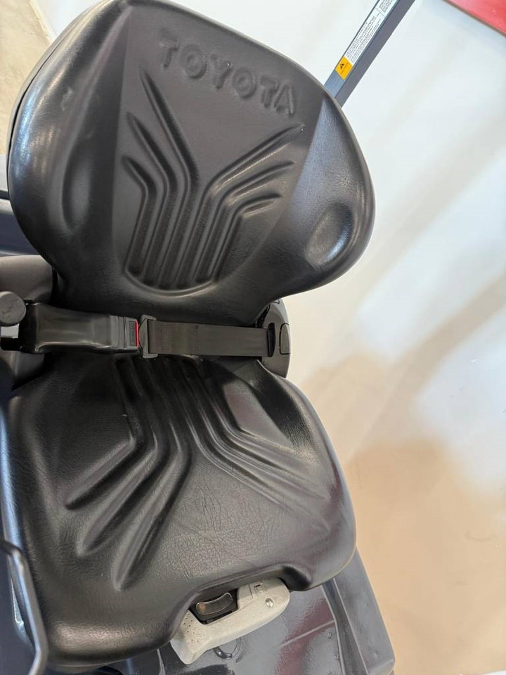 Toyota 10971 - 8FBM16T - Forklift listrik: gambar 5 Toyota 10971 - 8FBM16T - Forklift listrik: gambar 5