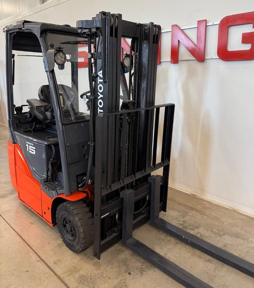 Toyota 10995 - 8FBET15 - Forklift listrik: gambar 4 Toyota 10995 - 8FBET15 - Forklift listrik: gambar 4