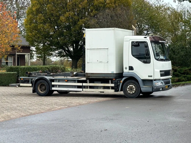 DAF LF 45 180!! HAAKARM/CONTAINER!!MOBILE WORKSHOP!! - Hook lift: gambar 3 DAF LF 45 180!! HAAKARM/CONTAINER!!MOBILE WORKSHOP!! - Hook lift: gambar 3
