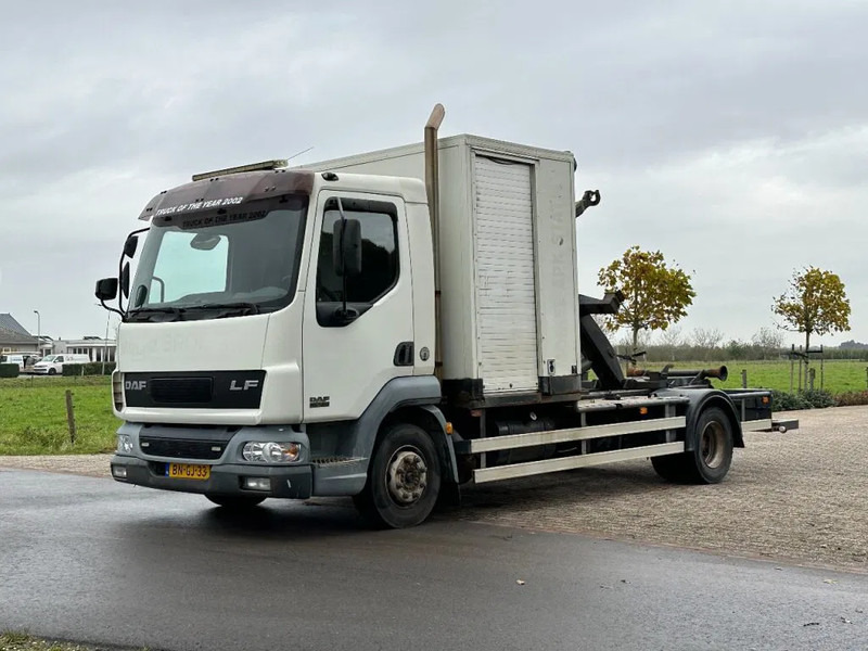 DAF LF 45 180!! HAAKARM/CONTAINER!!MOBILE WORKSHOP!! - Hook lift: gambar 4 DAF LF 45 180!! HAAKARM/CONTAINER!!MOBILE WORKSHOP!! - Hook lift: gambar 4