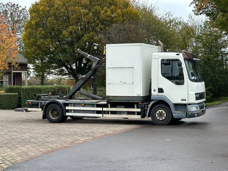 DAF LF 45 180!! HAAKARM/CONTAINER!!MOBILE WORKSHOP!! - Hook lift: gambar 2 DAF LF 45 180!! HAAKARM/CONTAINER!!MOBILE WORKSHOP!! - Hook lift: gambar 2