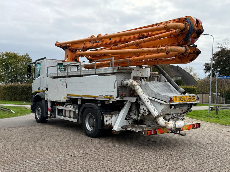 Mercedes-Benz Arocs 2236 PUMI/BETONPOMP!!BETONPUMPE 2017!!SERMAC 4Z27!! only 862 hours!! - Truk pompa beton: gambar 5 Mercedes-Benz Arocs 2236 PUMI/BETONPOMP!!BETONPUMPE 2017!!SERMAC 4Z27!! only 862 hours!! - Truk pompa beton: gambar 5