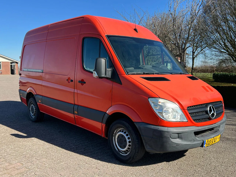 Mercedes-Benz Sprinter 211 211 CDI L2H2 366 DC - Van kecil: gambar 4 Mercedes-Benz Sprinter 211 211 CDI L2H2 366 DC - Van kecil: gambar 4