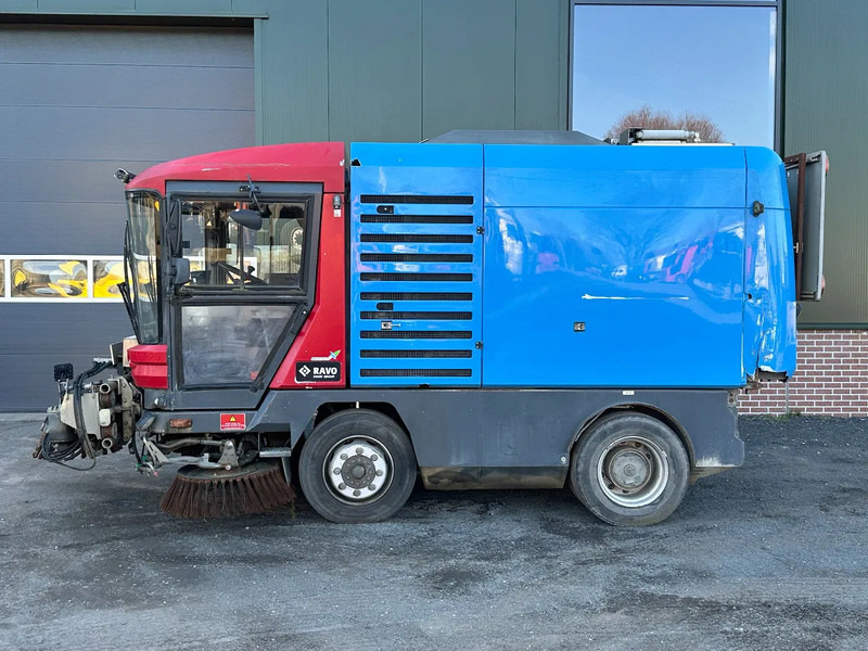 Ravo 580 VEEGMACHINE/SWEEPER!! - Penyapu jalan: gambar 2 Ravo 580 VEEGMACHINE/SWEEPER!! - Penyapu jalan: gambar 2