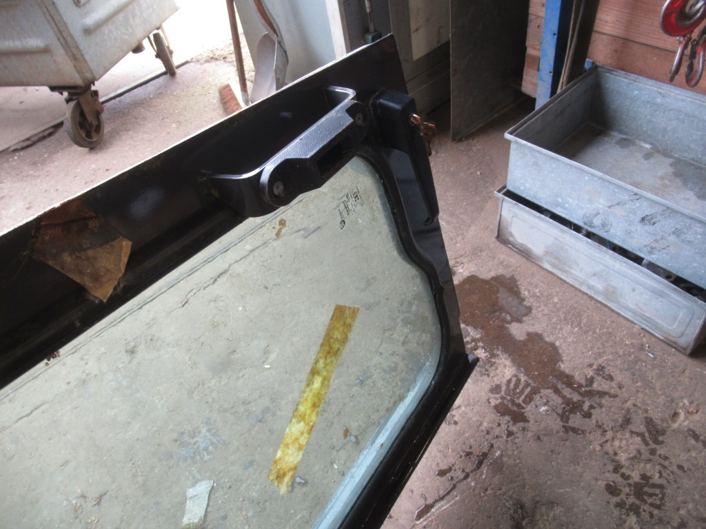 Case 75313426 - Pintu dan bagian untuk Peralatan konstruksi: gambar 4 Case 75313426 - Pintu dan bagian untuk Peralatan konstruksi: gambar 4