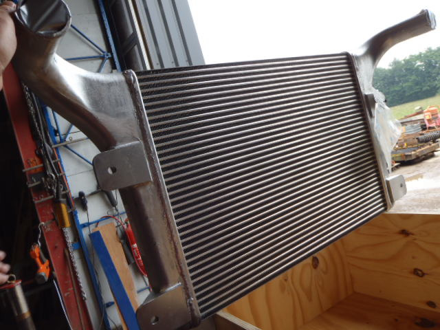 Case LL00083 - Intercooler untuk Peralatan konstruksi: gambar 2 Case LL00083 - Intercooler untuk Peralatan konstruksi: gambar 2