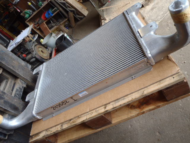 Case LL00083 - Intercooler untuk Peralatan konstruksi: gambar 2 Case LL00083 - Intercooler untuk Peralatan konstruksi: gambar 2
