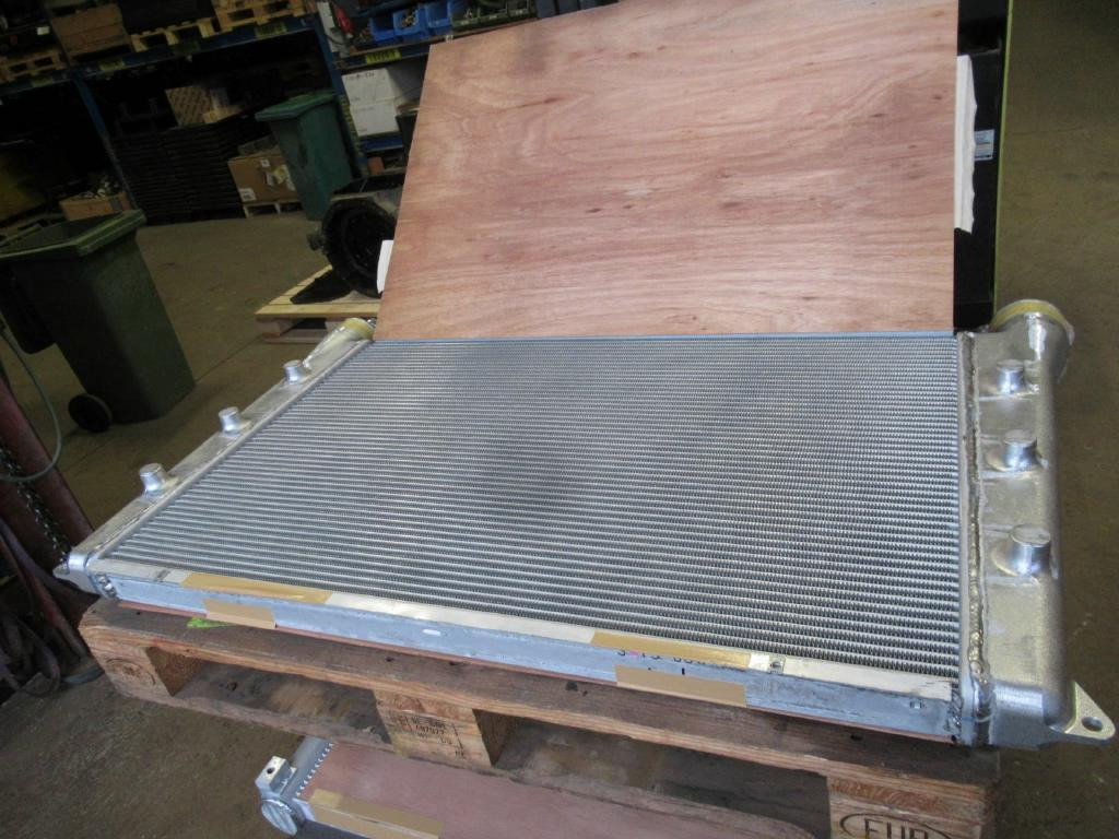 Case LN002560 - LN001630 - Intercooler untuk Peralatan konstruksi: gambar 4 Case LN002560 - LN001630 - Intercooler untuk Peralatan konstruksi: gambar 4