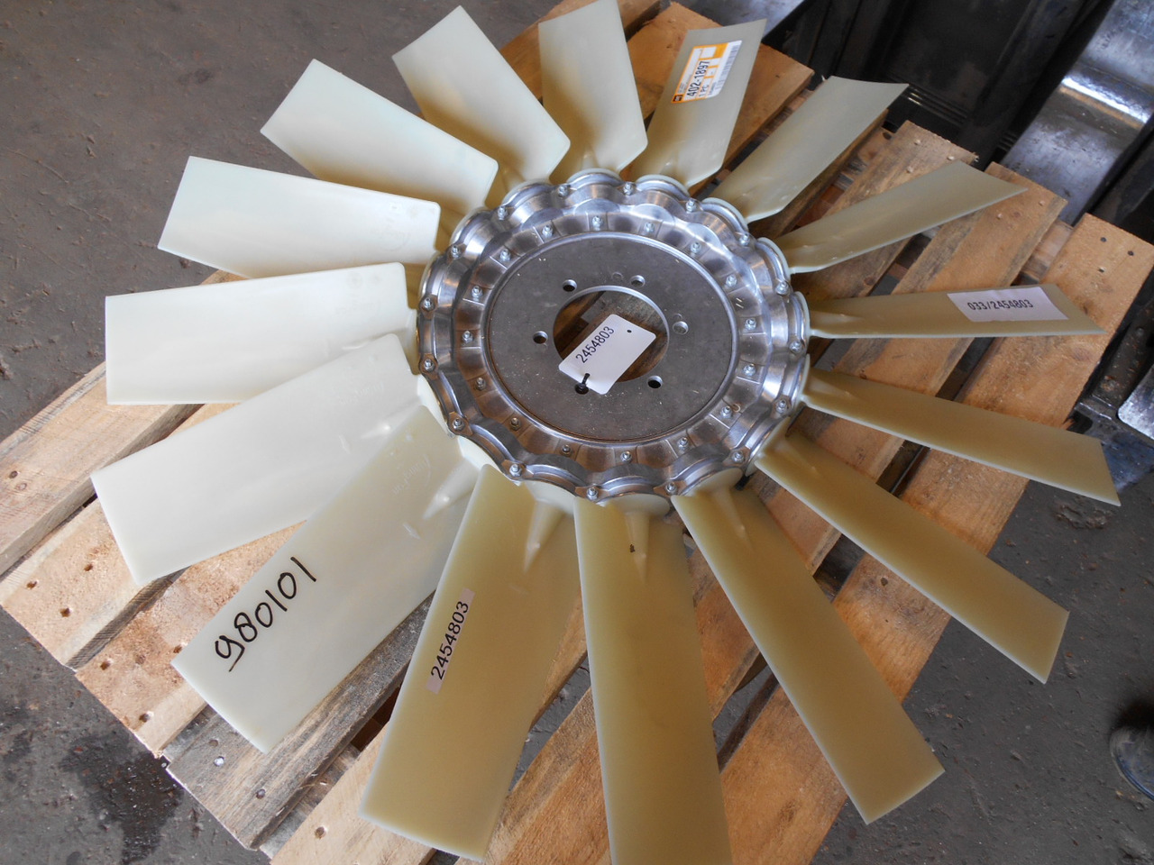 Caterpillar 4021897 - - Penggemar untuk Peralatan konstruksi: gambar 1 Caterpillar 4021897 - - Penggemar untuk Peralatan konstruksi: gambar 1