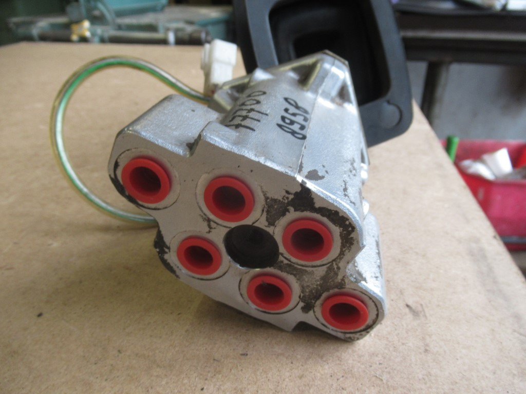 Hitachi - Kabin dan interior untuk Peralatan konstruksi: gambar 2 Hitachi - Kabin dan interior untuk Peralatan konstruksi: gambar 2