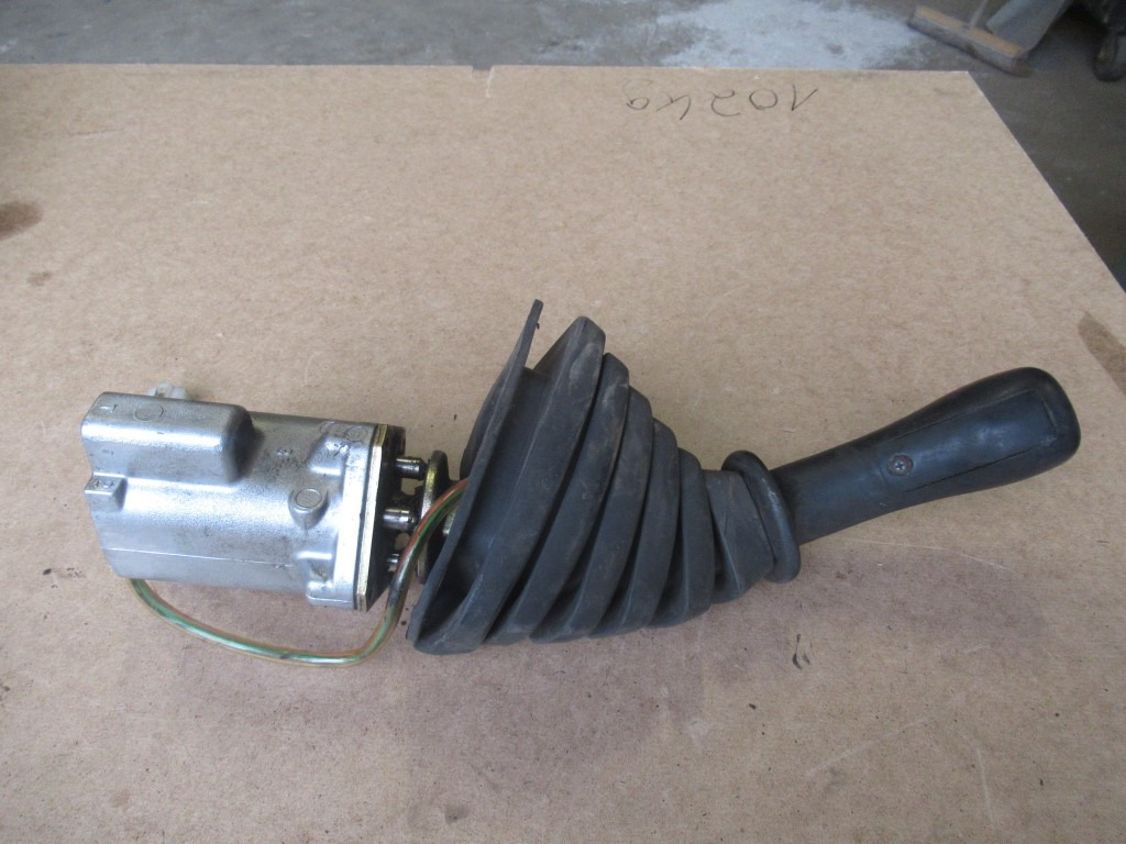 Hitachi - Kabin dan interior untuk Peralatan konstruksi: gambar 4 Hitachi - Kabin dan interior untuk Peralatan konstruksi: gambar 4