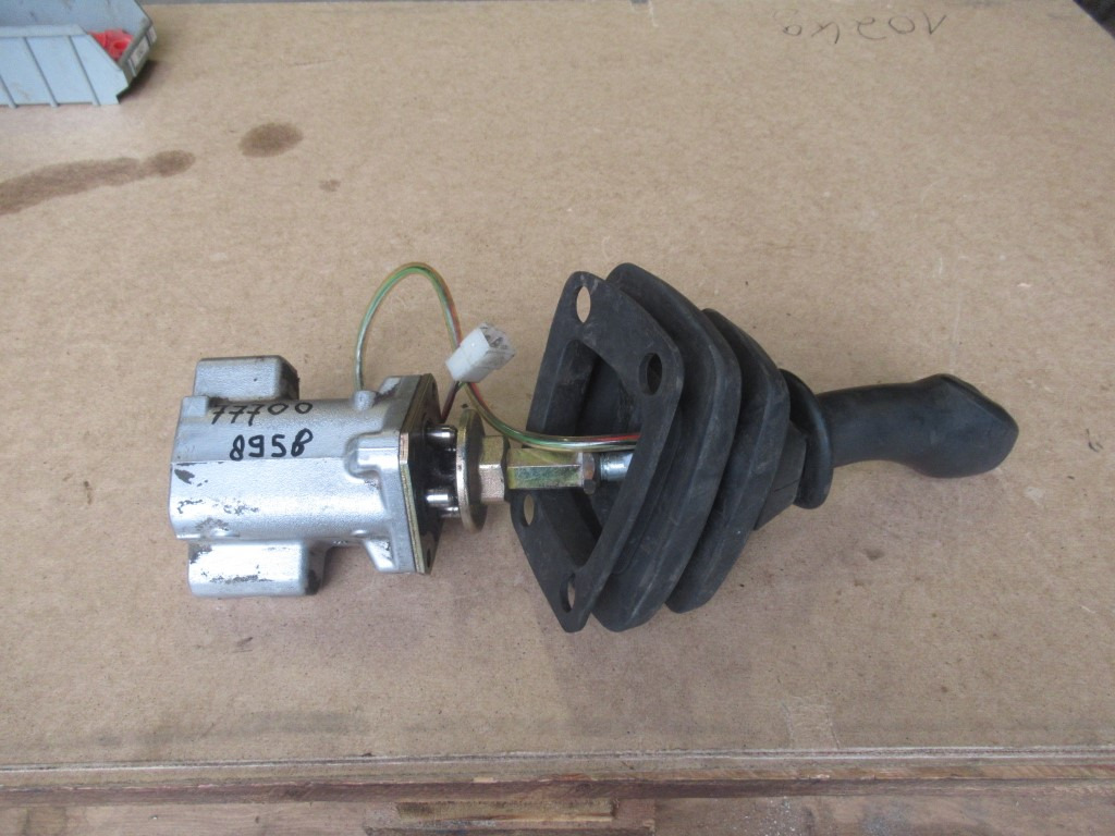 Hitachi - Kabin dan interior untuk Peralatan konstruksi: gambar 1 Hitachi - Kabin dan interior untuk Peralatan konstruksi: gambar 1