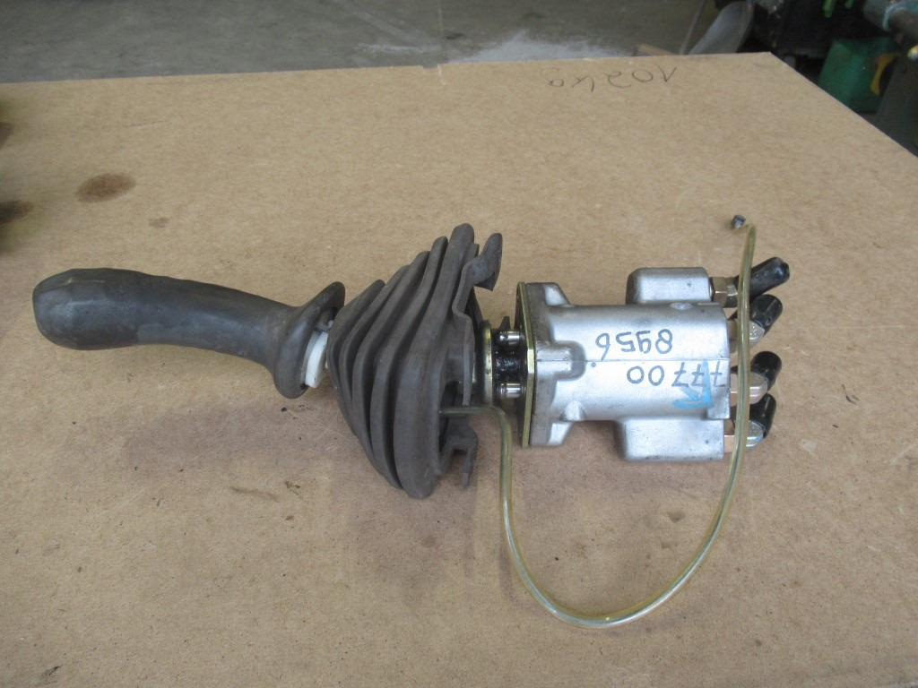 Hitachi - Kabin dan interior untuk Peralatan konstruksi: gambar 1 Hitachi - Kabin dan interior untuk Peralatan konstruksi: gambar 1