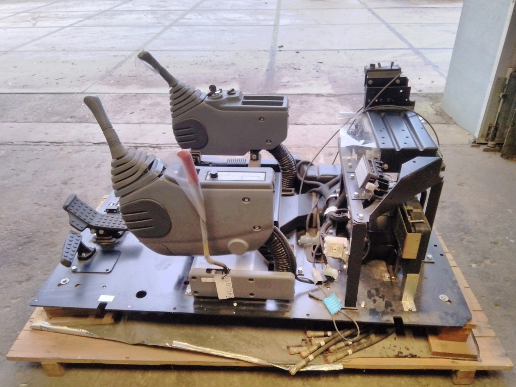 Hitachi HITACHI-5 - - Kabin dan interior untuk Peralatan konstruksi: gambar 1 Hitachi HITACHI-5 - - Kabin dan interior untuk Peralatan konstruksi: gambar 1