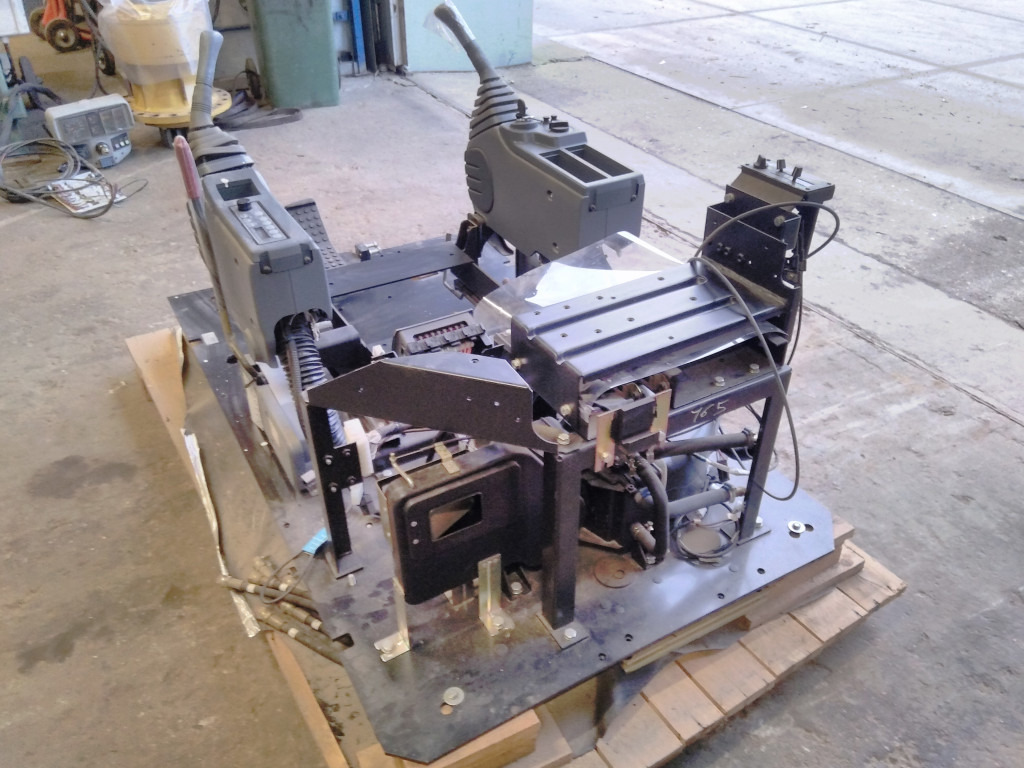 Hitachi HITACHI-5 - - Kabin dan interior untuk Peralatan konstruksi: gambar 2 Hitachi HITACHI-5 - - Kabin dan interior untuk Peralatan konstruksi: gambar 2