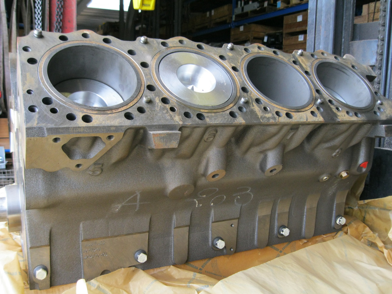 Iveco Fiat 8285.22 - - Blok silinder untuk Peralatan konstruksi: gambar 2 Iveco Fiat 8285.22 - - Blok silinder untuk Peralatan konstruksi: gambar 2
