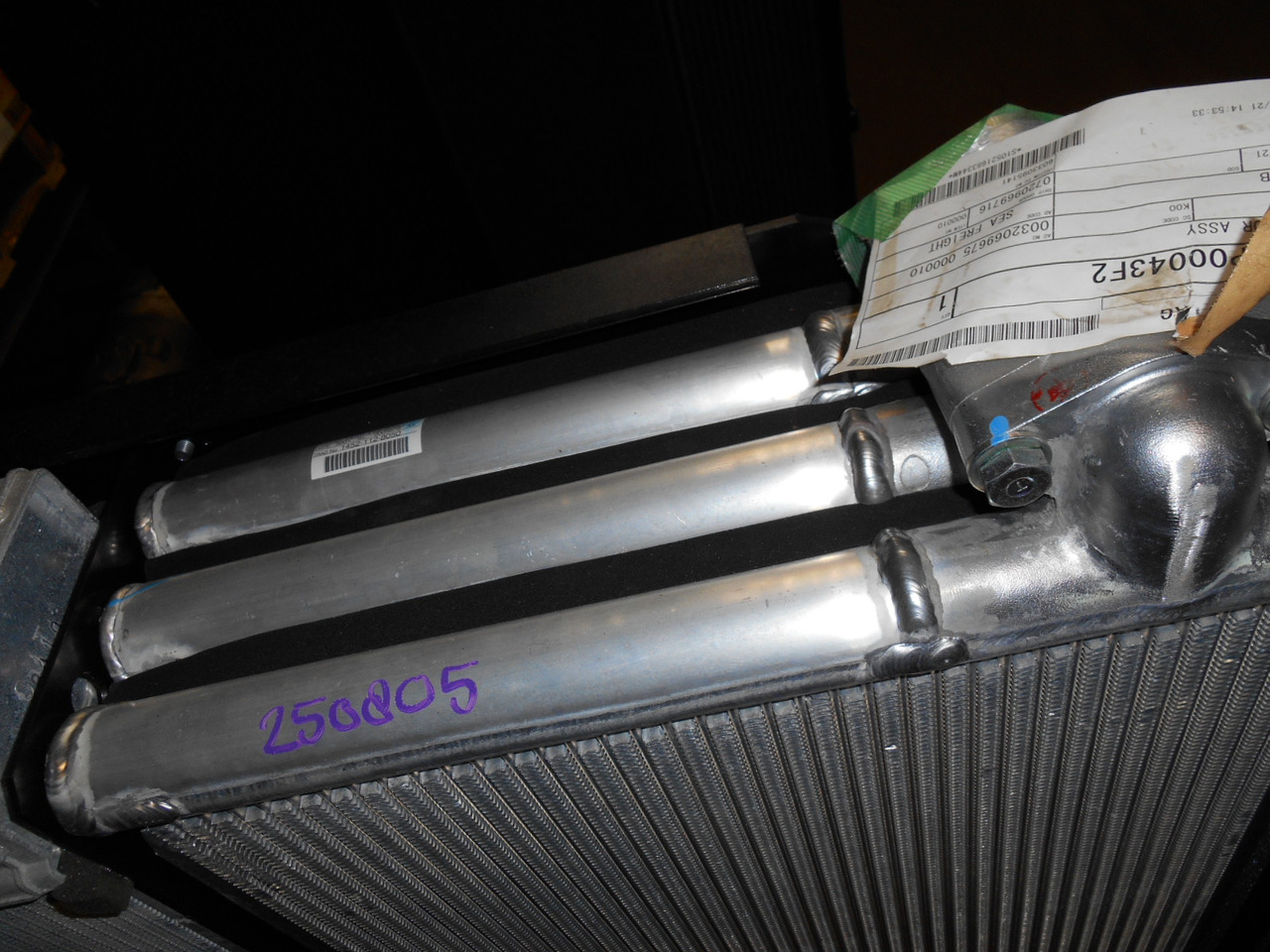 Kobelco LC05P00043F2 - LC05P00043S002 - Pendingin oli untuk Peralatan konstruksi: gambar 2 Kobelco LC05P00043F2 - LC05P00043S002 - Pendingin oli untuk Peralatan konstruksi: gambar 2