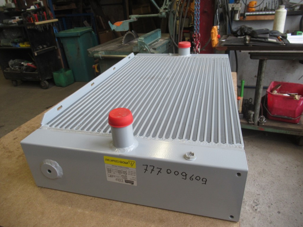 New Holland 6904526 - Radiator untuk Peralatan konstruksi: gambar 2 New Holland 6904526 - Radiator untuk Peralatan konstruksi: gambar 2