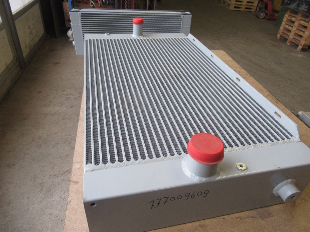 New Holland 6904526 - Radiator untuk Peralatan konstruksi: gambar 3 New Holland 6904526 - Radiator untuk Peralatan konstruksi: gambar 3