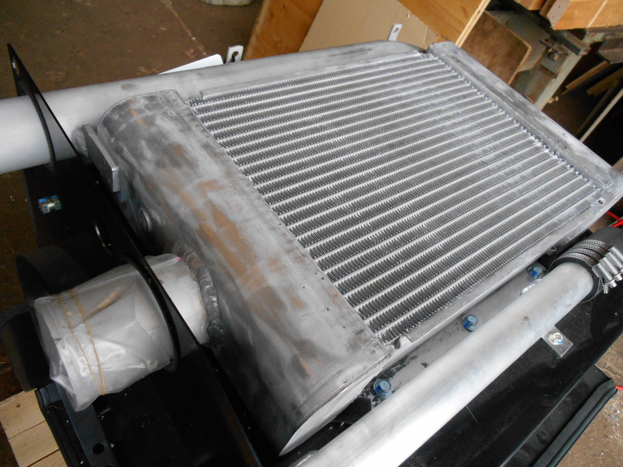 New Holland 84487933 - Intercooler untuk Peralatan konstruksi: gambar 1 New Holland 84487933 - Intercooler untuk Peralatan konstruksi: gambar 1