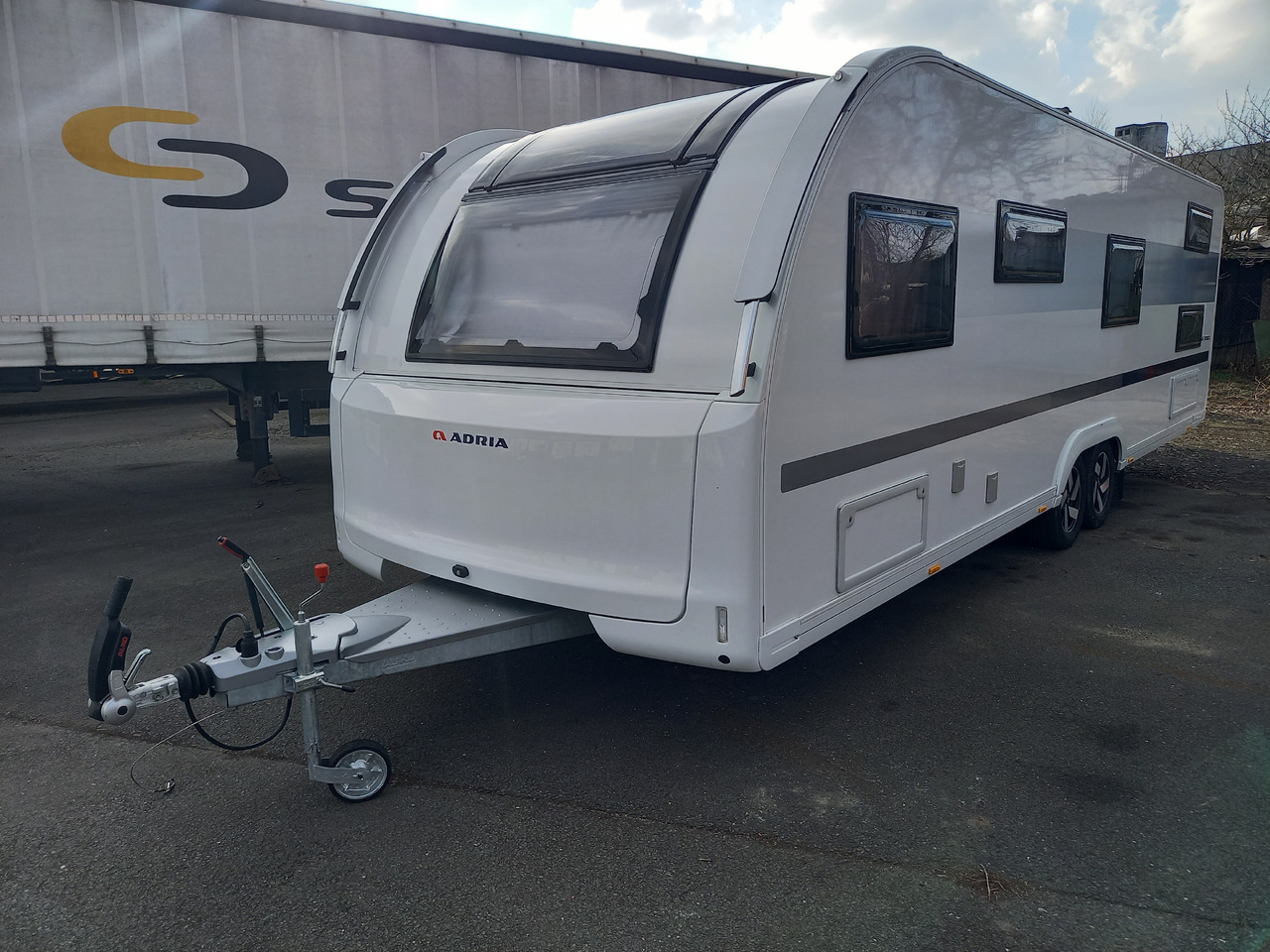 ADRIA Adora 753 UK - Karavan: gambar 1 ADRIA Adora 753 UK - Karavan: gambar 1