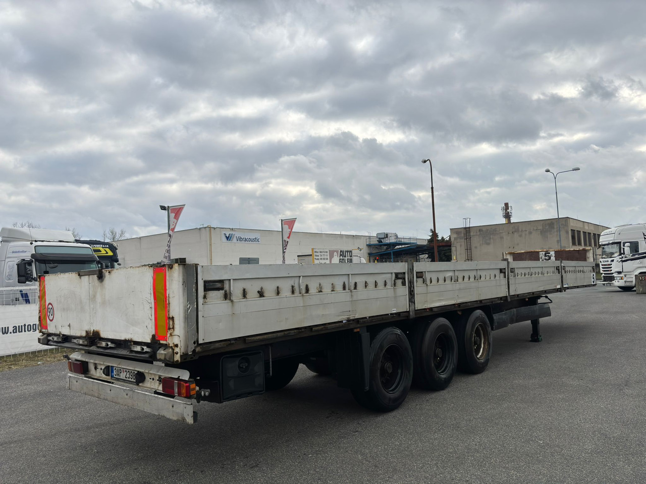 KRONE SD P - Semi-trailer flatbed: gambar 4 KRONE SD P - Semi-trailer flatbed: gambar 4