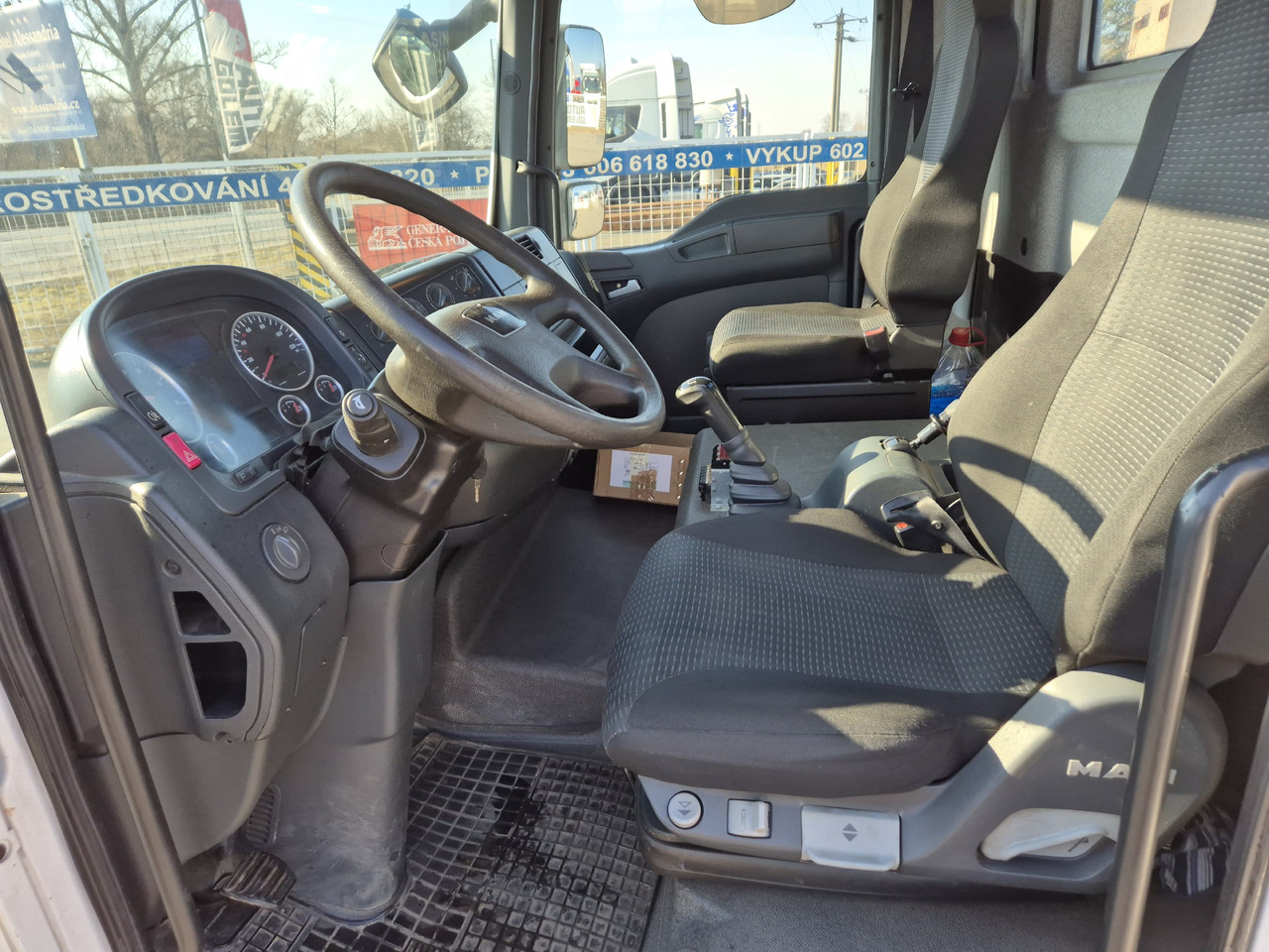 Hook lift untuk pengangkutan kontainer MAN TGL 12.180: gambar 14