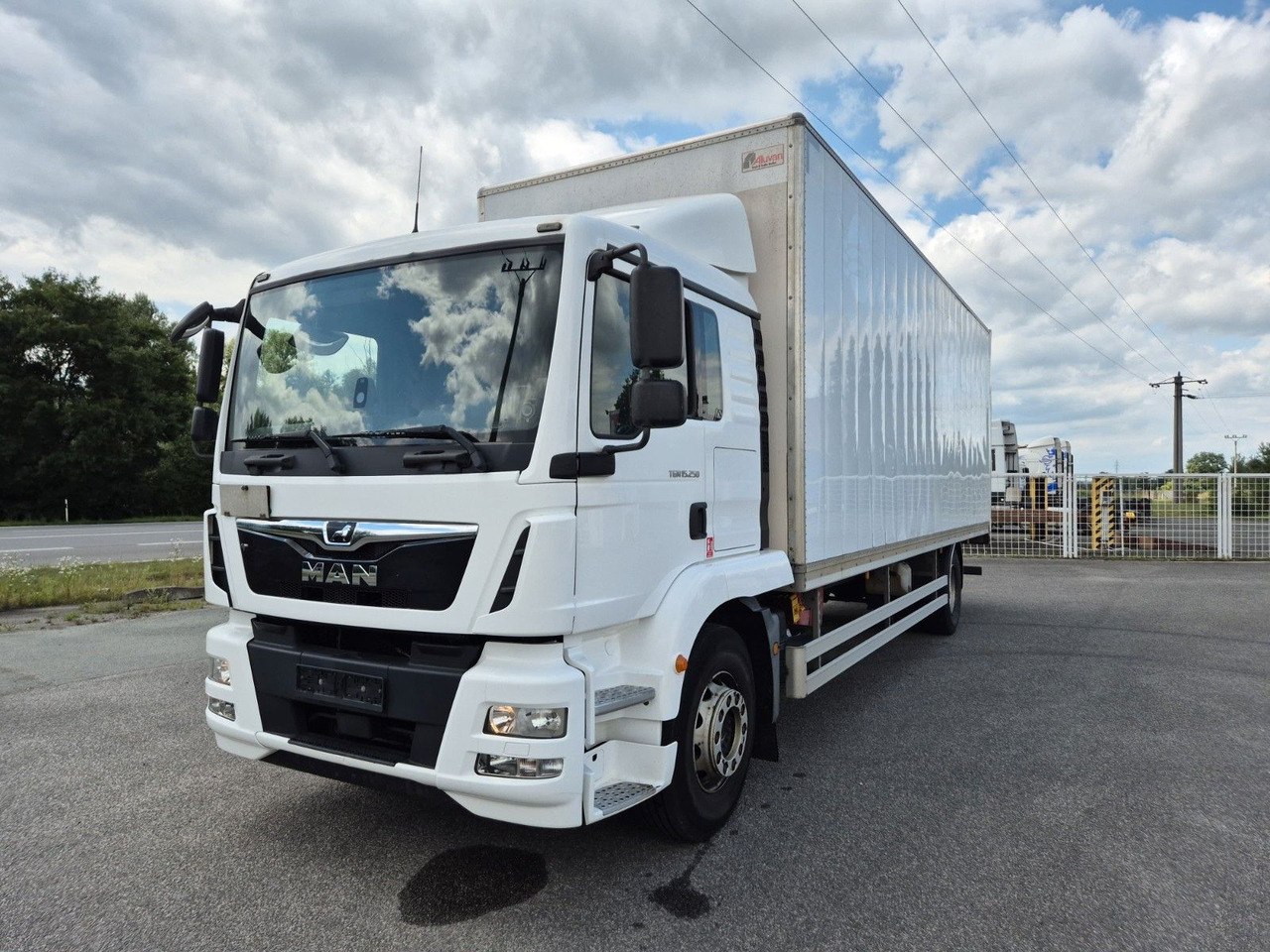 MAN TGM 15.250 - Truk box: gambar 1 MAN TGM 15.250 - Truk box: gambar 1