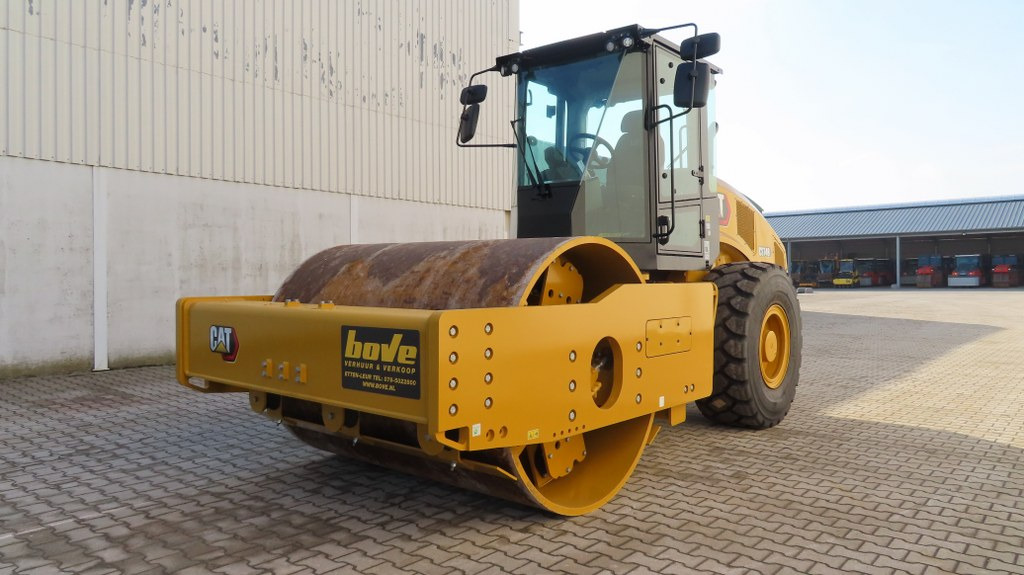Pemadat Caterpillar CS74B: gambar 6