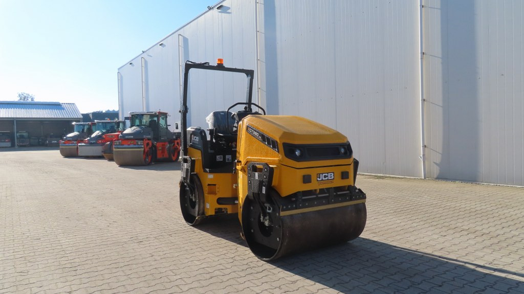 Roller jalan JCB CT380-130: gambar 8