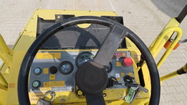 Roller pneumatik Sakai TS 160: gambar 9