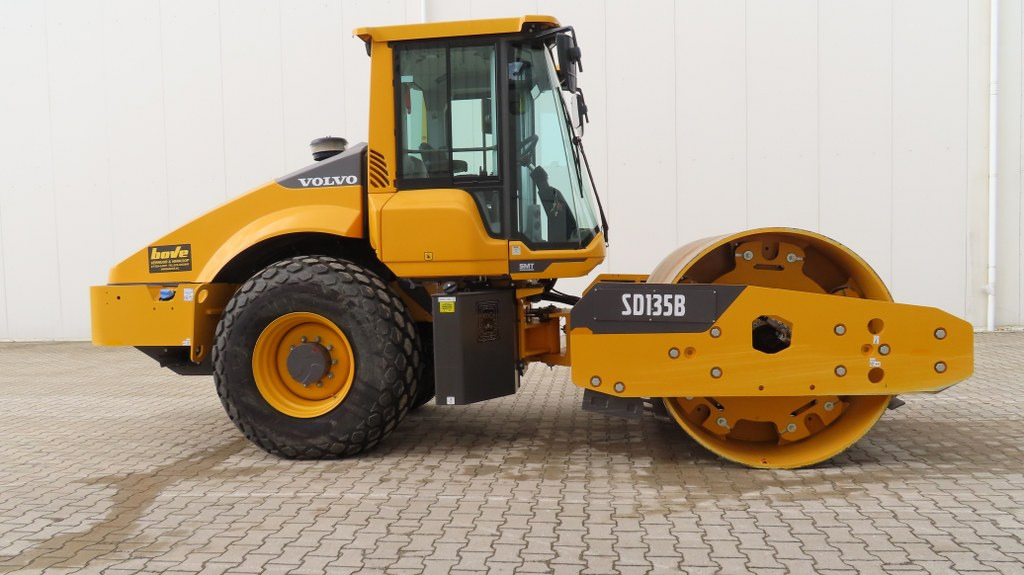 Volvo SD 135 B - Pemadat: gambar 1 Volvo SD 135 B - Pemadat: gambar 1