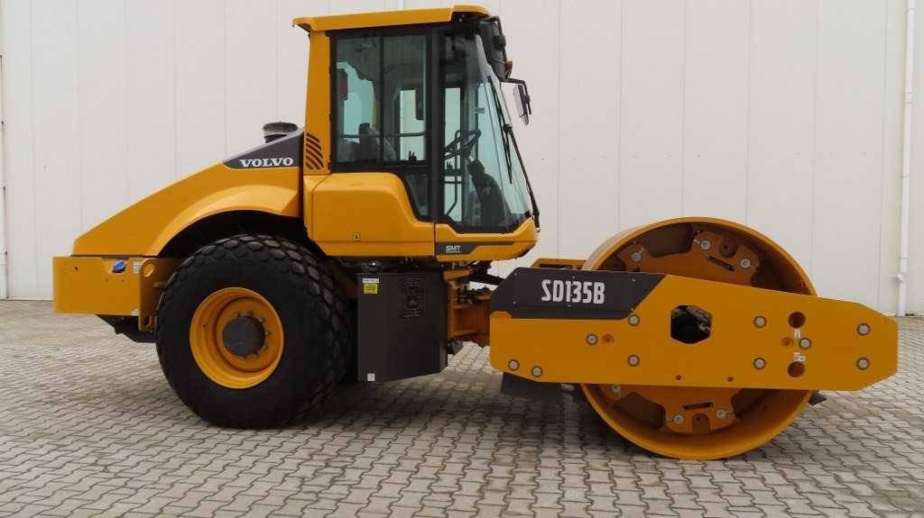Volvo SD 135 B - Pemadat: gambar 1 Volvo SD 135 B - Pemadat: gambar 1