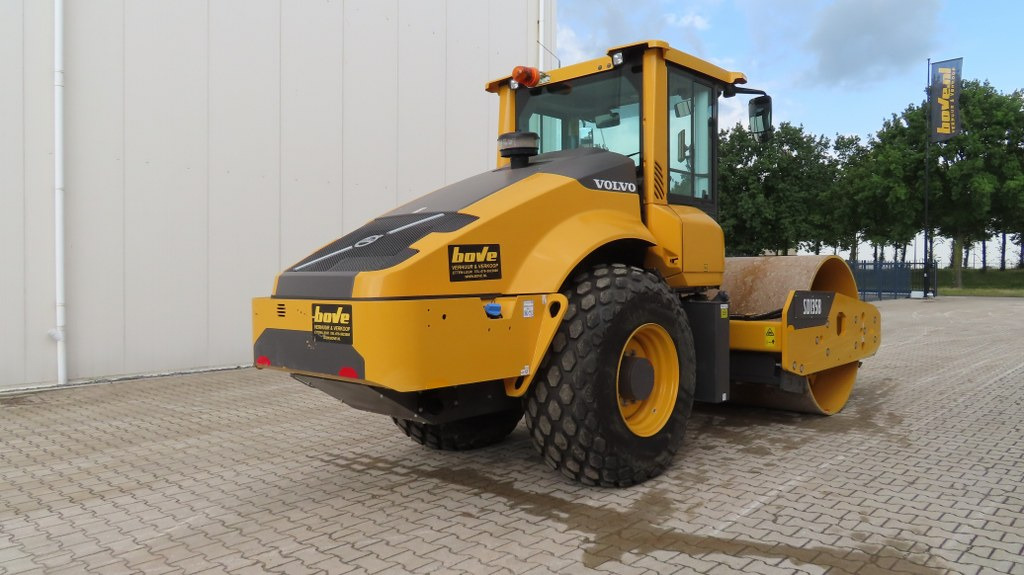 Volvo SD 135 B - Pemadat: gambar 2 Volvo SD 135 B - Pemadat: gambar 2