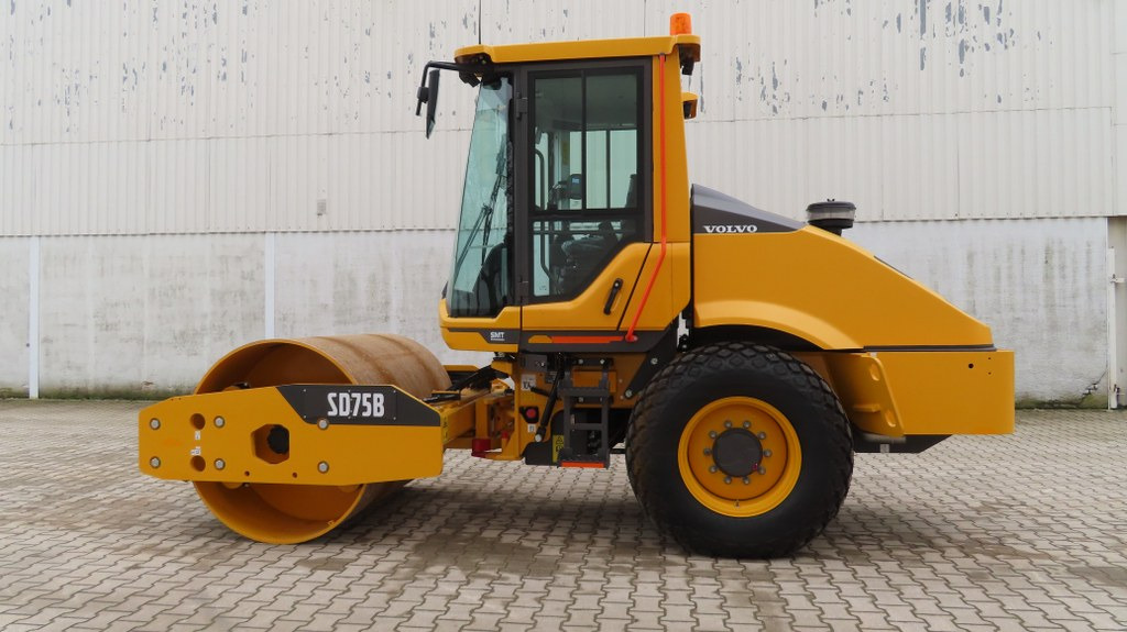 Volvo SD 75 B - Pemadat: gambar 5 Volvo SD 75 B - Pemadat: gambar 5