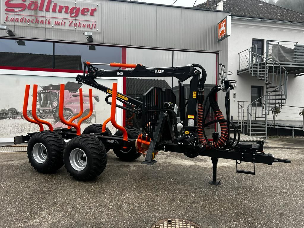 BMF BMF 7T1 mit BMF 540 Kran - Trailer kehutanan: gambar 1 BMF BMF 7T1 mit BMF 540 Kran - Trailer kehutanan: gambar 1