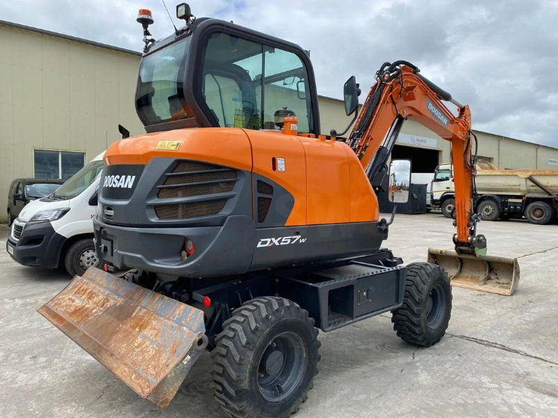 Doosan DX57W - Ekskavator roda: gambar 3 Doosan DX57W - Ekskavator roda: gambar 3