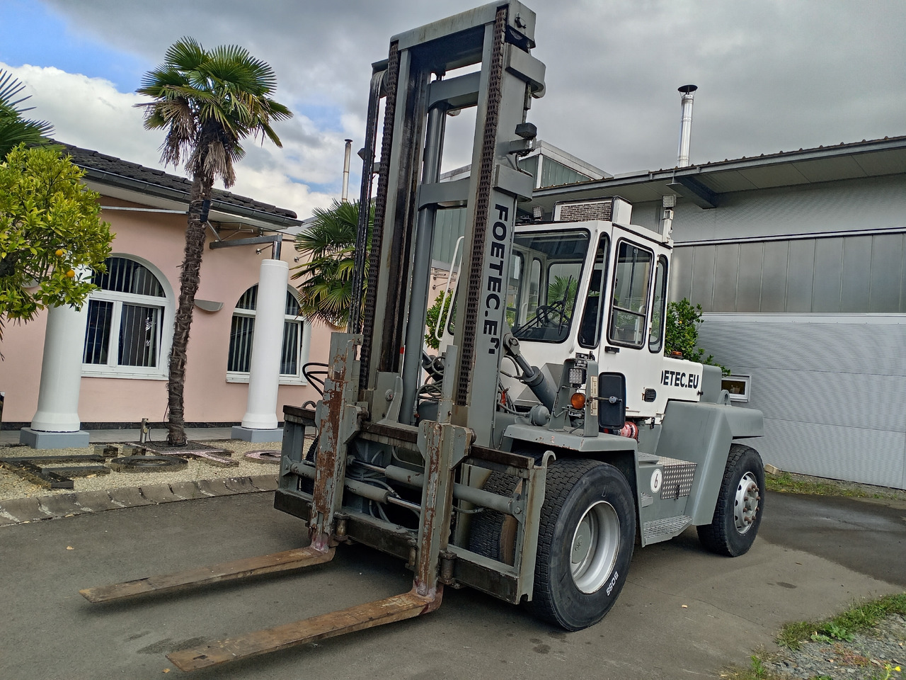 SVETRUCK Schwerlastgabelstapler 1060-30 - Forklift diesel: gambar 1 SVETRUCK Schwerlastgabelstapler 1060-30 - Forklift diesel: gambar 1