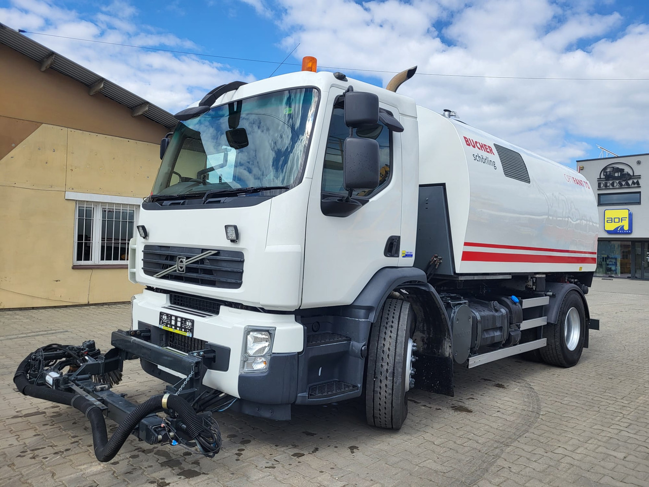 Volvo FE 320 two engines - Penyapu jalan: gambar 1 Volvo FE 320 two engines - Penyapu jalan: gambar 1
