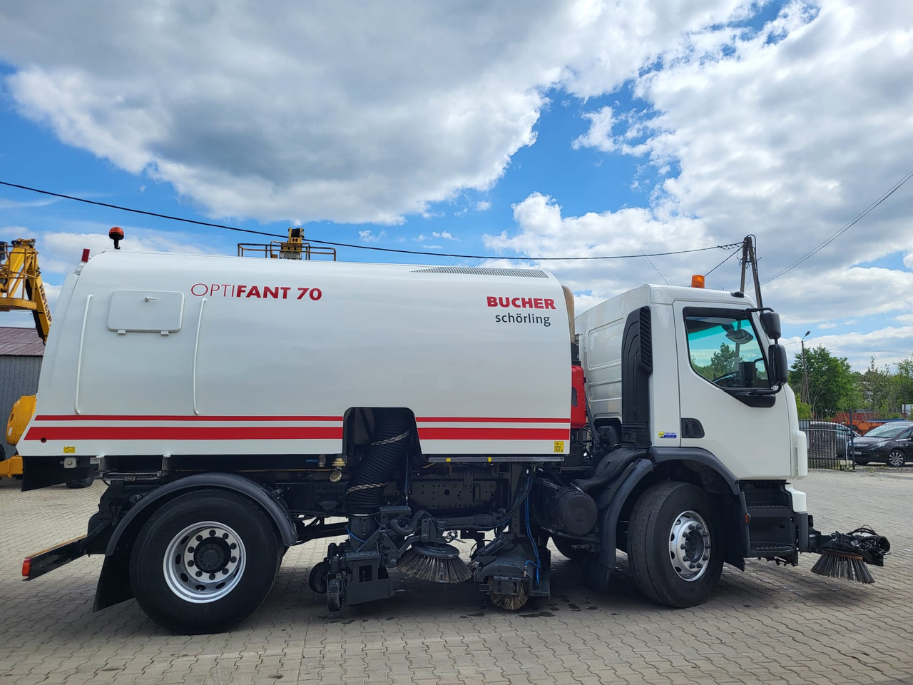 Volvo FE 320 two engines - Penyapu jalan: gambar 5 Volvo FE 320 two engines - Penyapu jalan: gambar 5