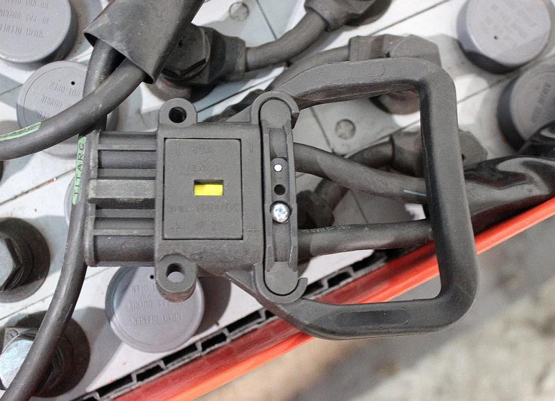 GRUMA 24 Volt 2 PzV 200 Ah - Baterai: gambar 4 GRUMA 24 Volt 2 PzV 200 Ah - Baterai: gambar 4