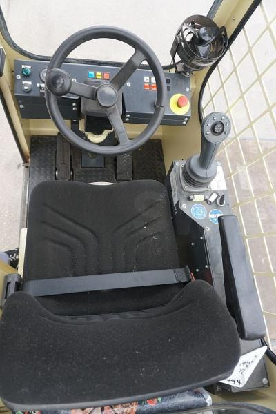 Hubtex S40E - Pemuat samping: gambar 3 Hubtex S40E - Pemuat samping: gambar 3