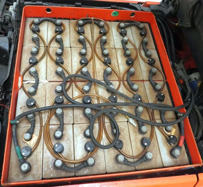 Linde E 18 L 386 - Forklift listrik: gambar 5 Linde E 18 L 386 - Forklift listrik: gambar 5