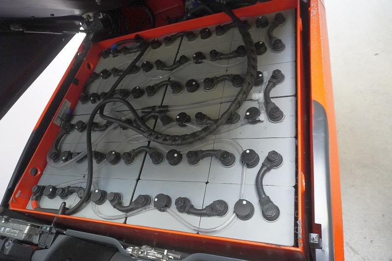 Linde E 18 L EVO 386-02 - Forklift listrik: gambar 5 Linde E 18 L EVO 386-02 - Forklift listrik: gambar 5