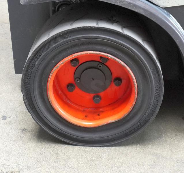 Linde E 18 L EVO 386-02 - Forklift listrik: gambar 5 Linde E 18 L EVO 386-02 - Forklift listrik: gambar 5