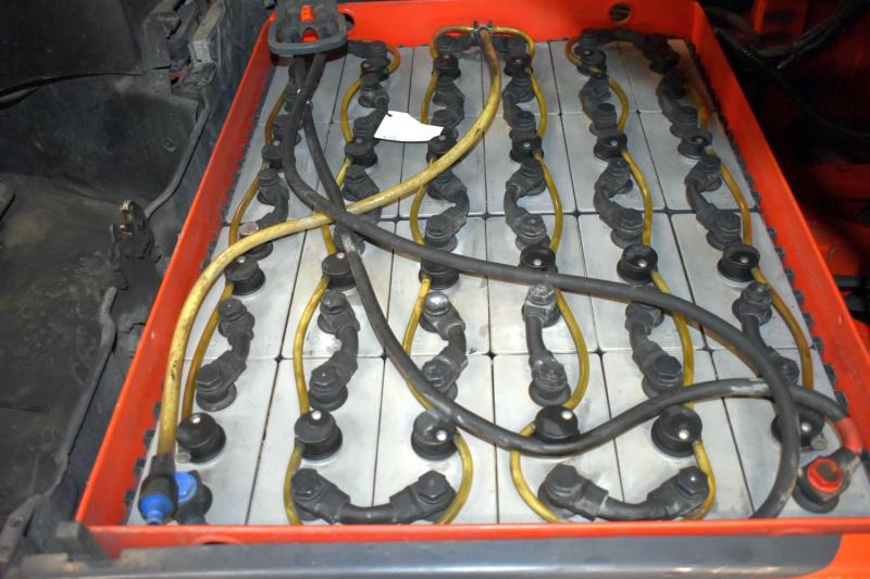 Linde E 18 PH EVO 386-02 - Forklift listrik: gambar 5 Linde E 18 PH EVO 386-02 - Forklift listrik: gambar 5