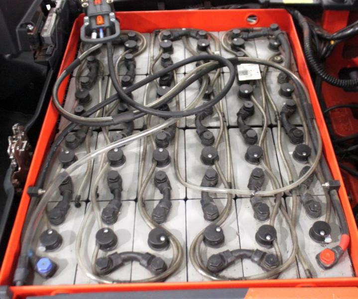 Linde E 18 PH EVO 386-02 - Forklift listrik: gambar 5 Linde E 18 PH EVO 386-02 - Forklift listrik: gambar 5