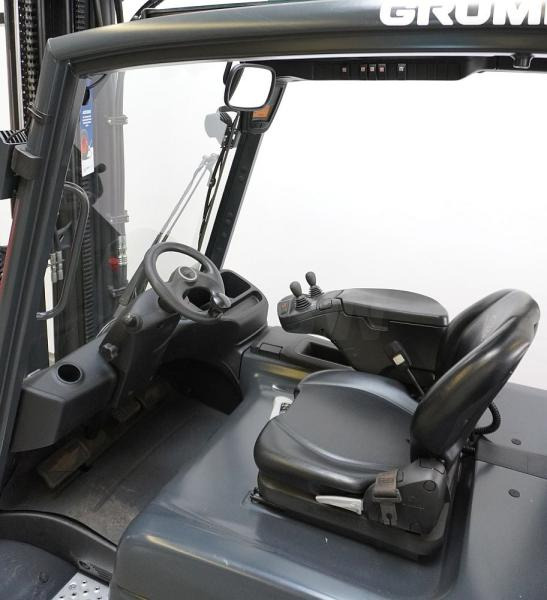Linde E 30 L 387 - Forklift listrik: gambar 3 Linde E 30 L 387 - Forklift listrik: gambar 3