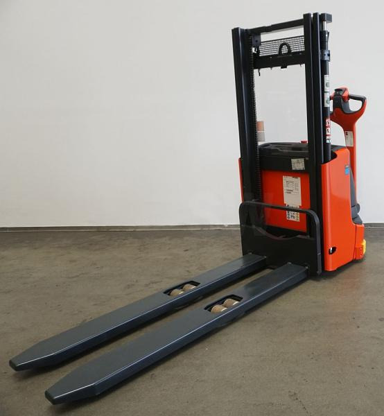 Linde L 12 1172-01 - Penumpuk: gambar 2 Linde L 12 1172-01 - Penumpuk: gambar 2